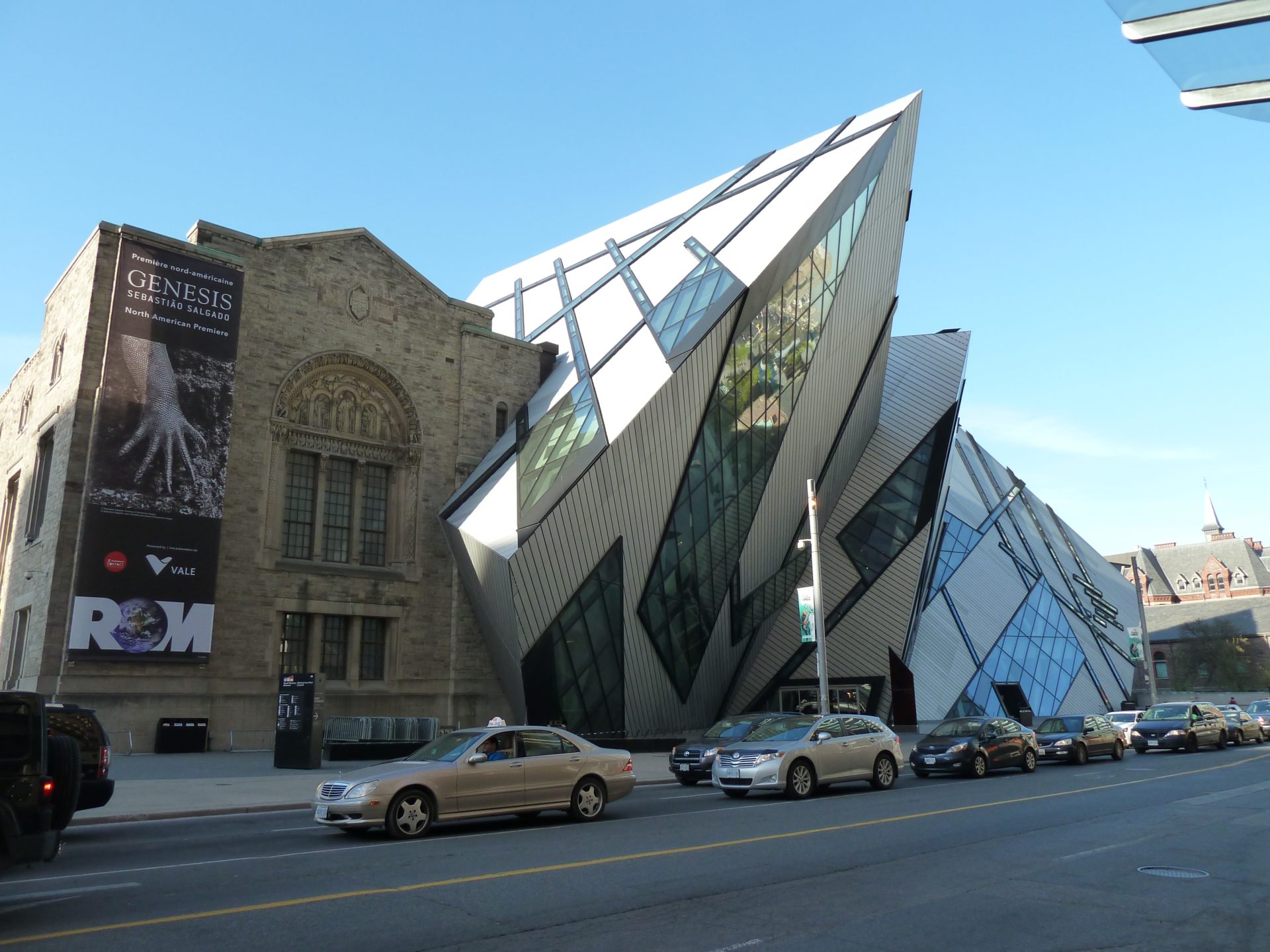 Nowoczesny budynek Royal Ontario Museum Toronto